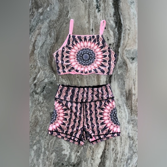 Woven Athletic Short and Bra Set - Picture 4 of 7